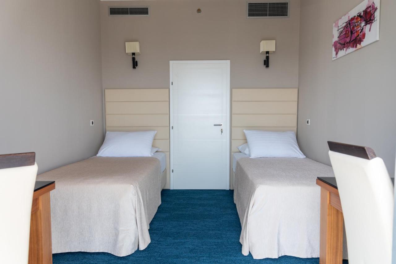 Hotel Lero 4*