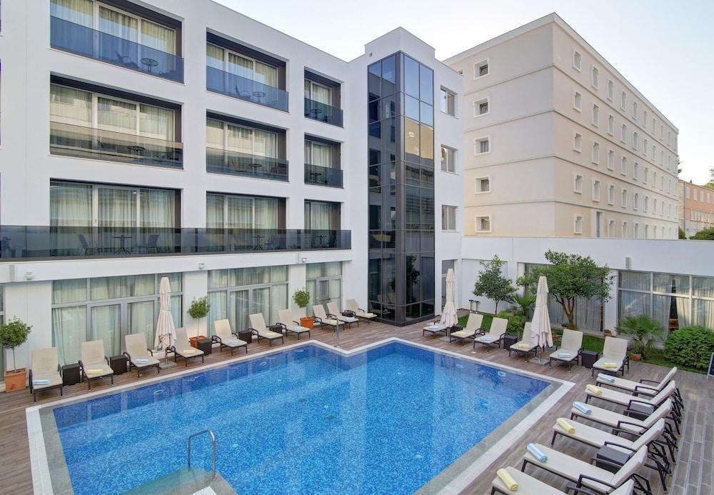 Lero Hotel 4*