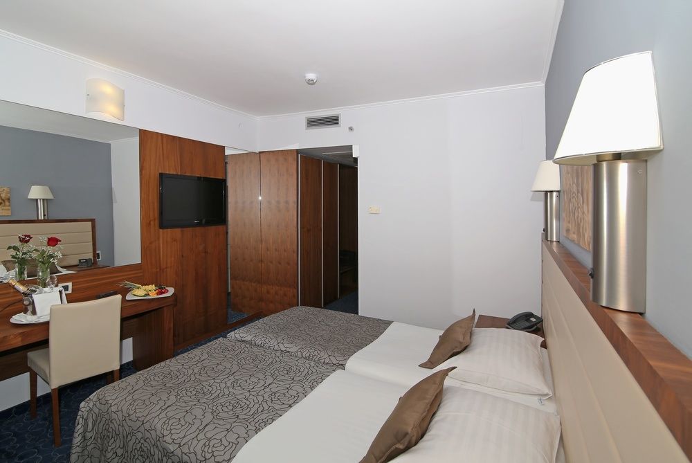 Hotel Lero 4*